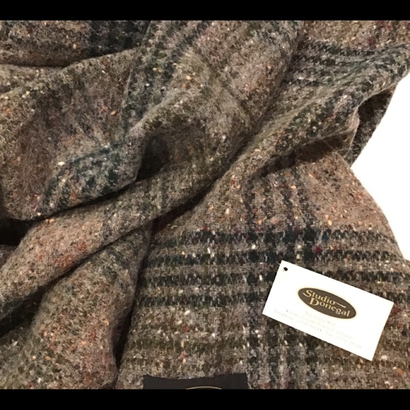 Studio Donegal Tweed Wool Throw - Picture 2 of 5